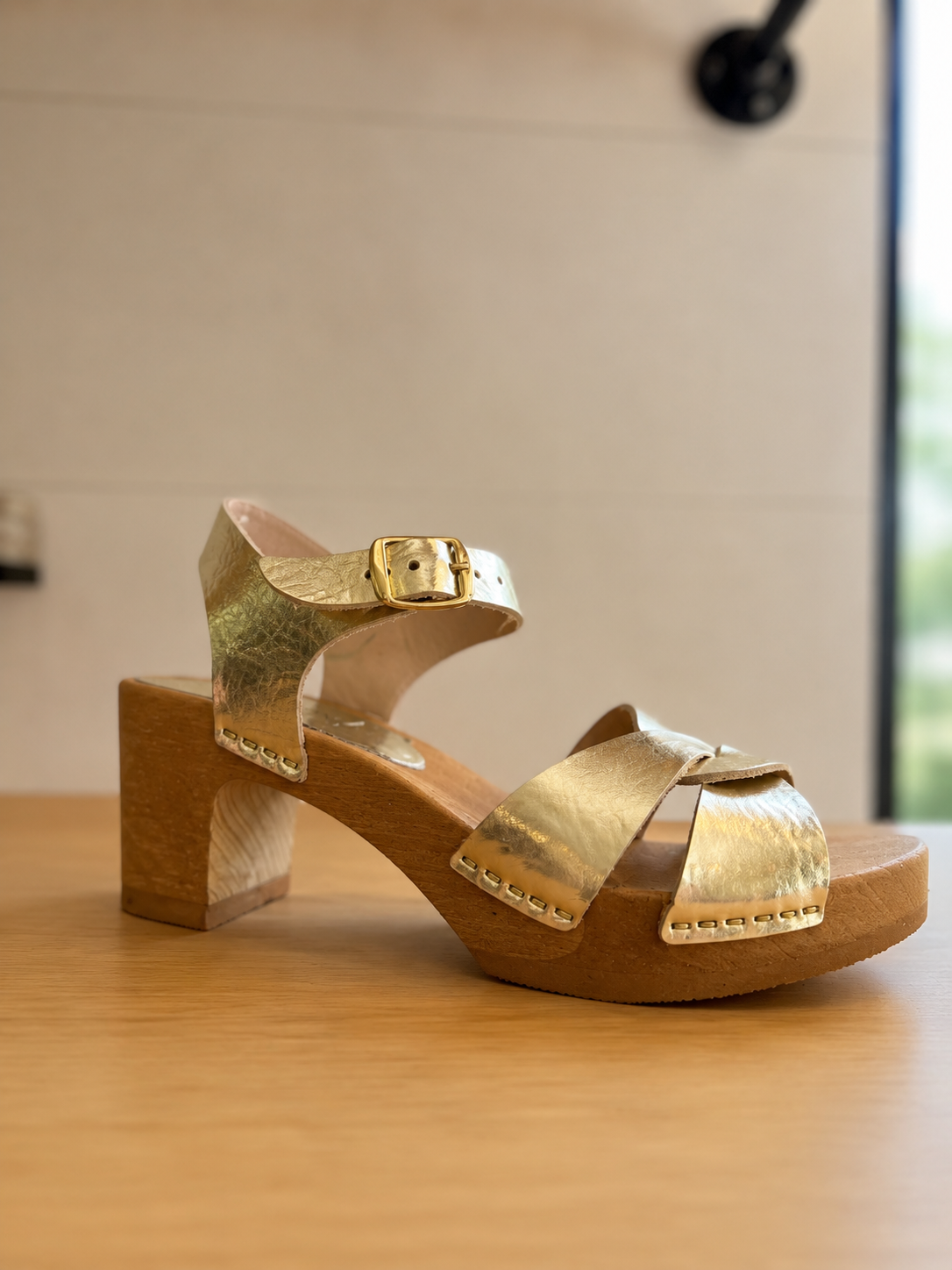BOSABO GOLD CLOG SANDALS 