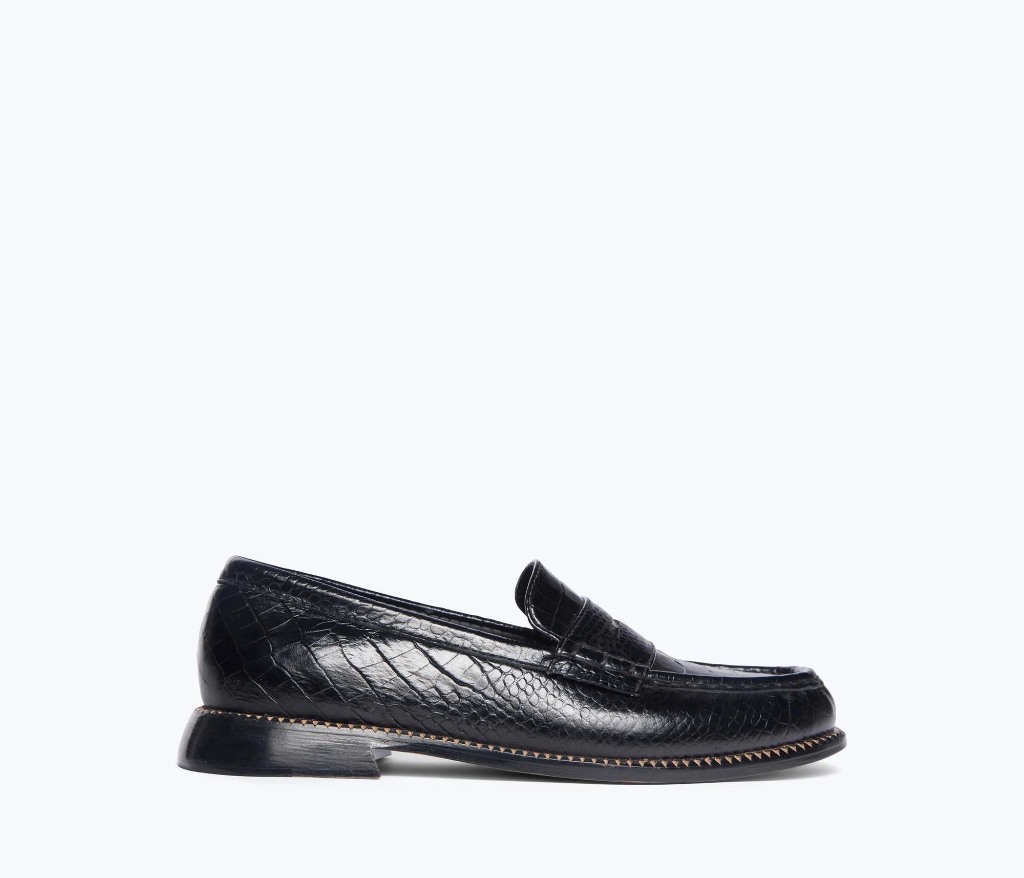 FREDA SALVADOR BLACK EMBOSSED CROC LOAFER 