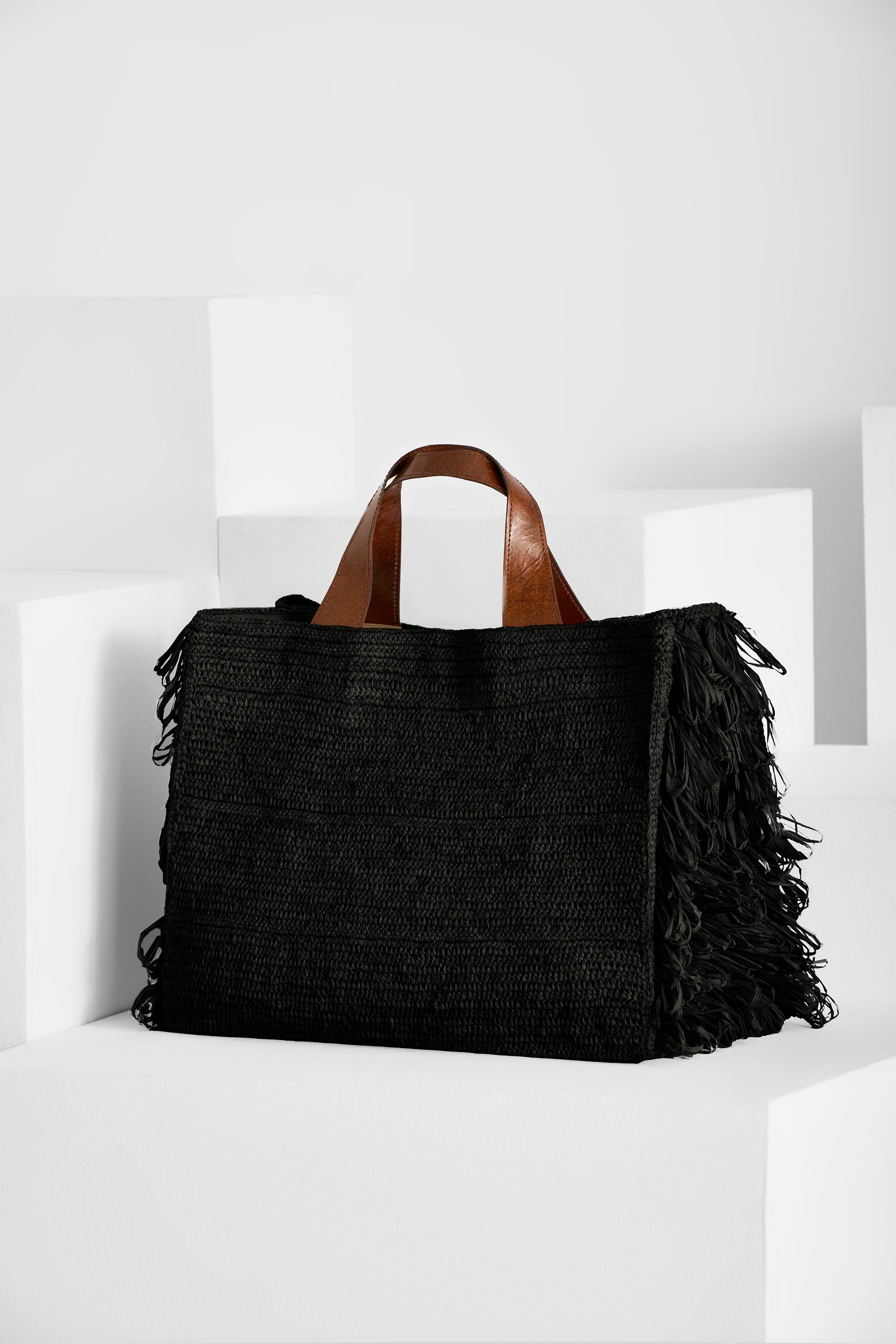 IBELIV ONJA BLACK RAFFIA TOTE