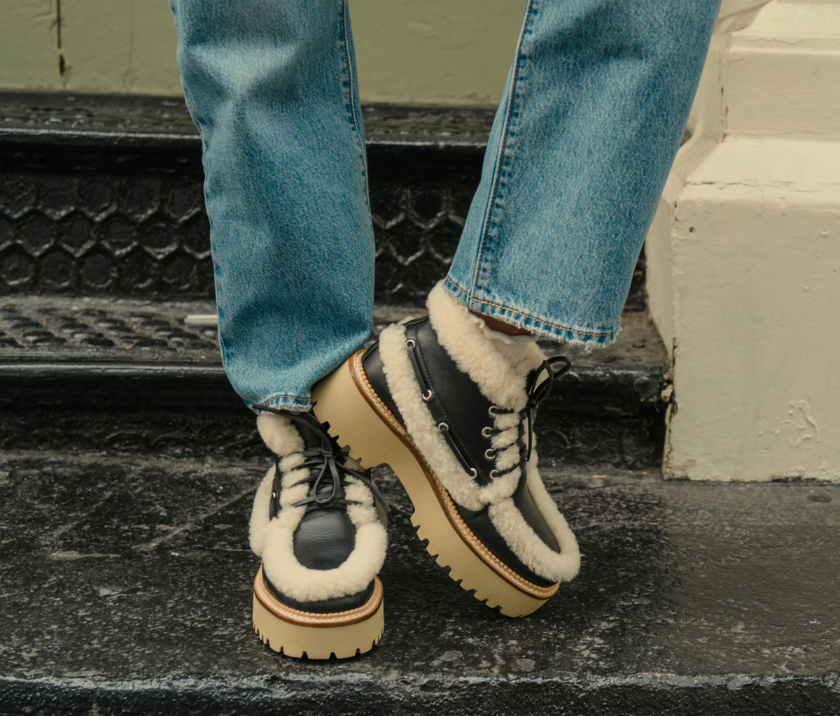 JEANS WITH FREDA_SALVADOR_DAKOTA_SHEARLING_BOOT