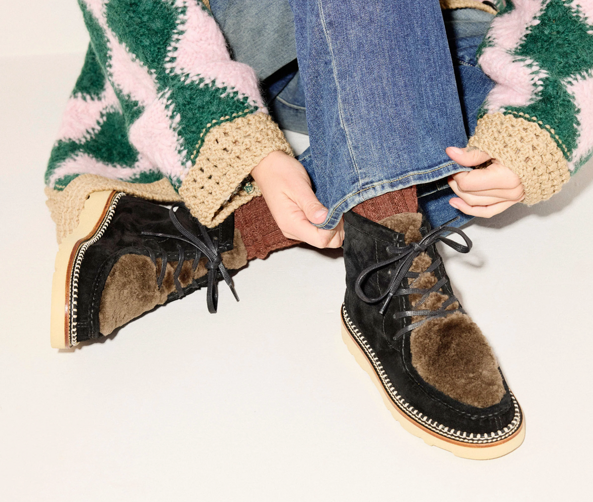 MODEL IN FREDA_SALVADOR_SHADOW_SUEDE_WINNIE_BOOT
