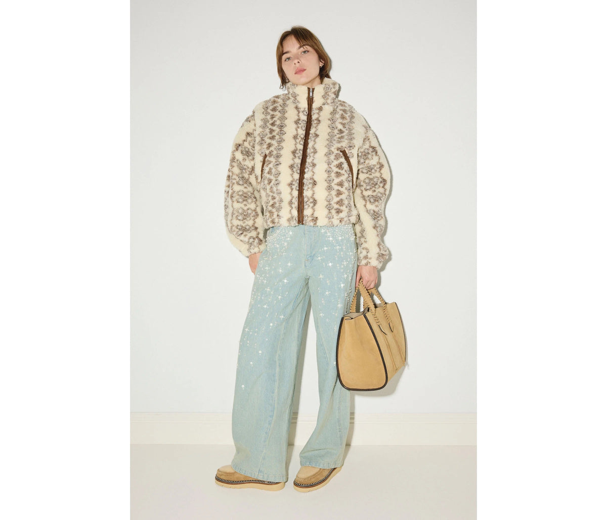 MODEL WEARING FREDA_SALVADOR_HAZEL_SUEDE_WINNIE_BOOT_