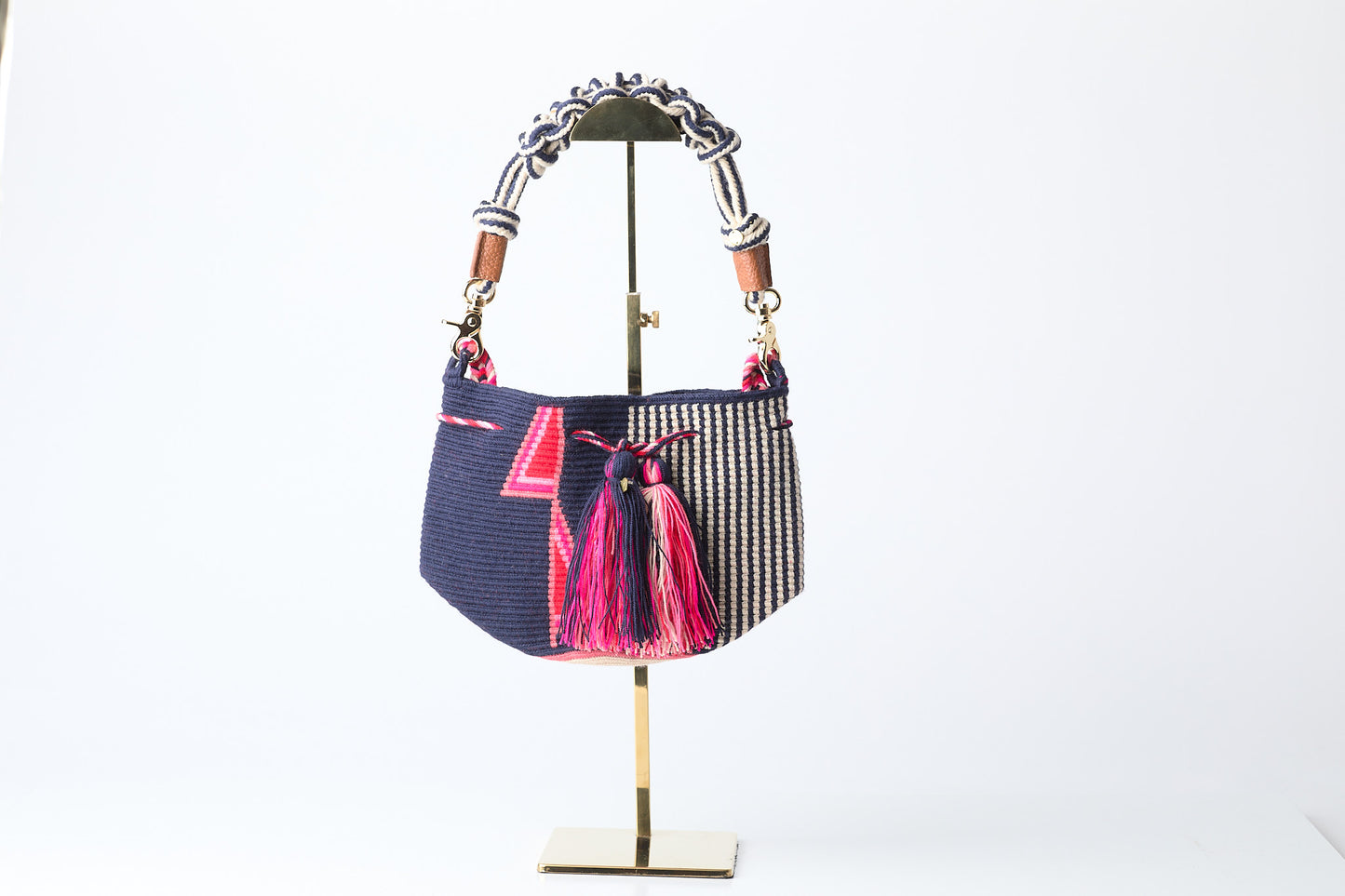 GUANABANA: M CROSS BODY BAG