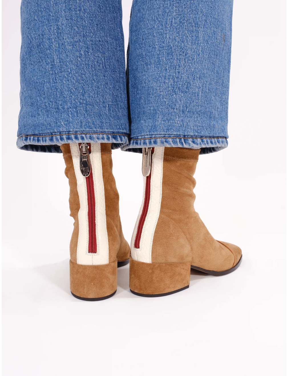Model in NOMASEI Strada Ankle Boot in Suede Cognac 