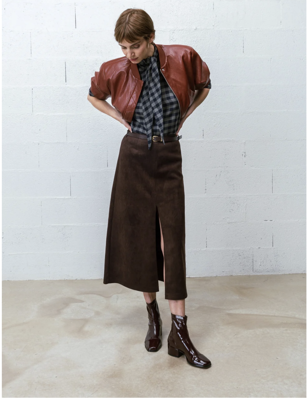 NOMASEI Model in Strada  Boot in Patent Burgundy 