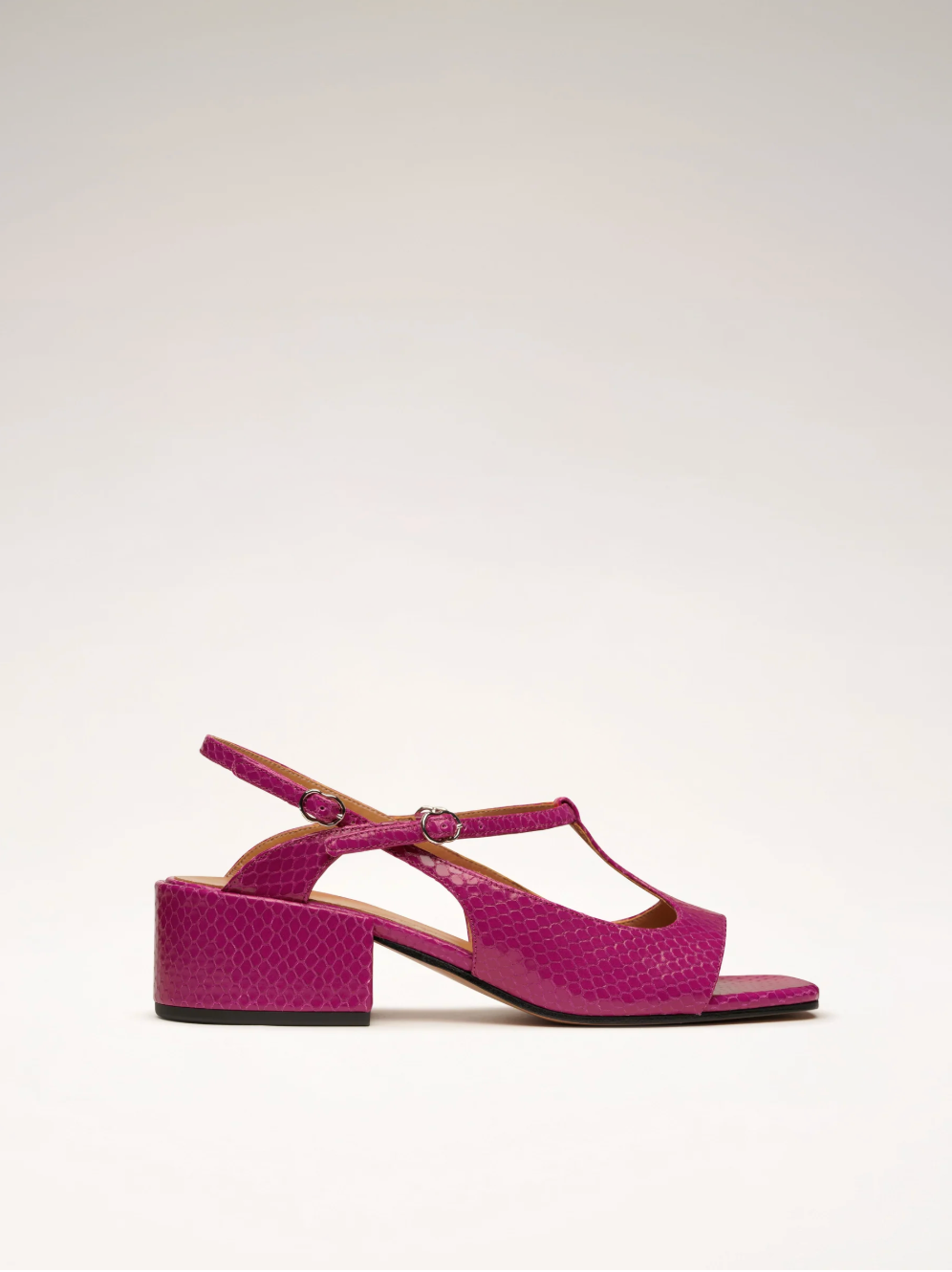 NOMASEI ROOFTOP EMBOSSED MAGENTA SANDAL