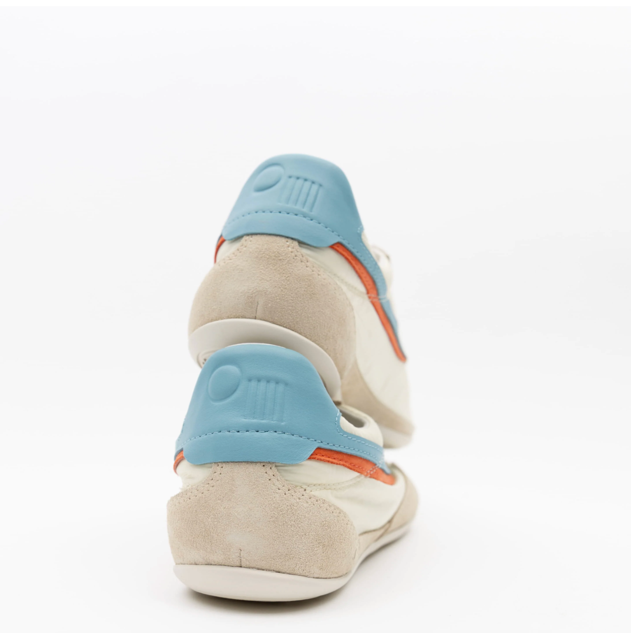 ONCEPT TEMPLE IVORY AND BLUE SNEAKER 