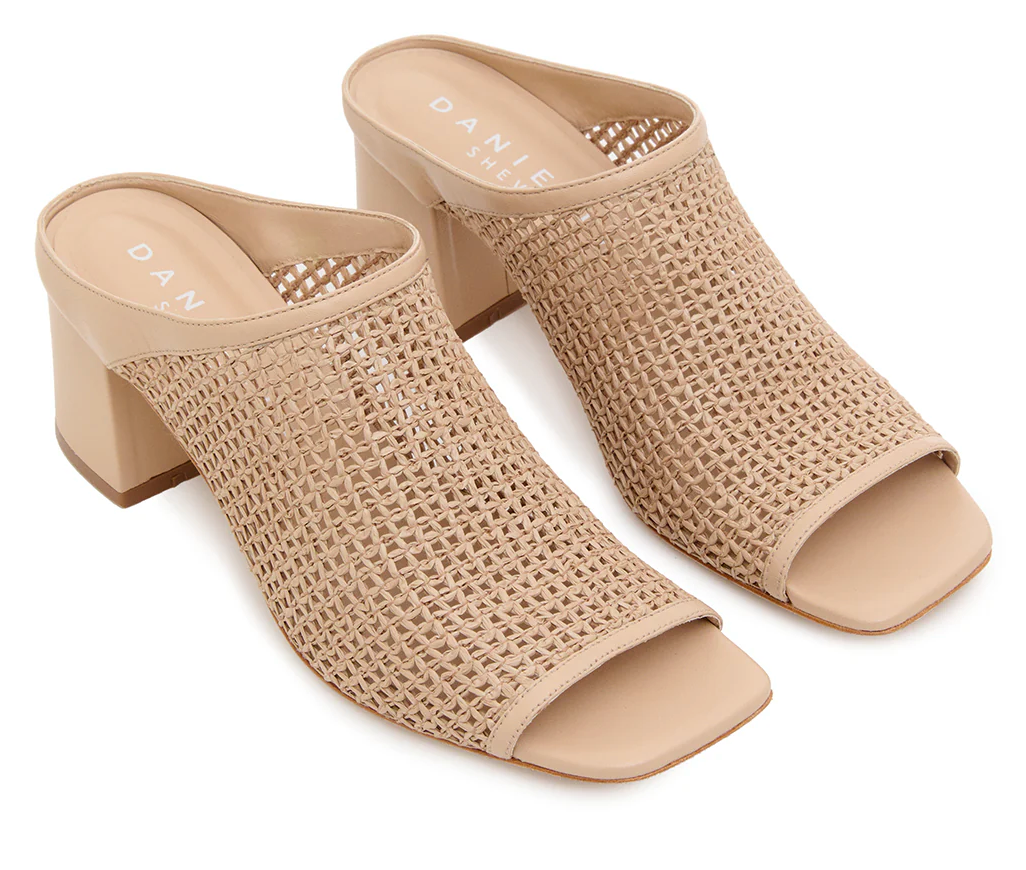 TAN RAFFIA AND LEATHER MULET